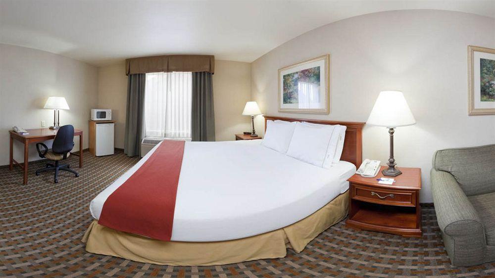Holiday Inn Express Hotel & Suites Columbus Southeast Groveport By Ihg Exterior photo
